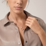 Juste un Clou pendant, diamonds