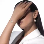 Lucky Move white mother-of-pearl bracelet small