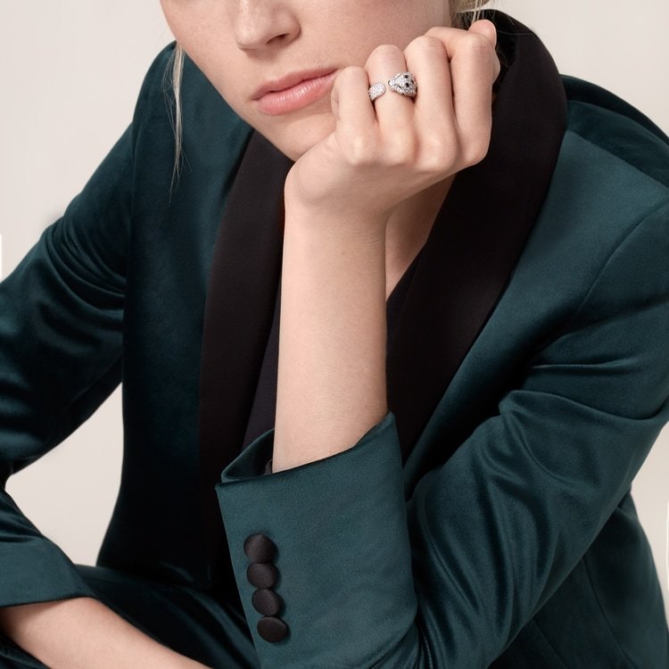 Panthère de Cartier ring, medium model, half-paved
