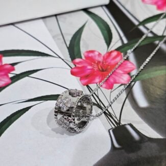 Van Cleef PERLEE BIG PENDANT LONG NECKLACE